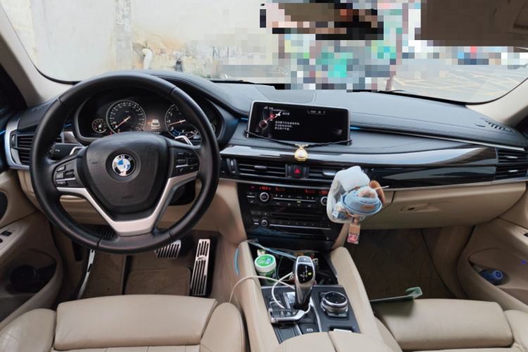 Used BMW X6 2015 xDrive35i Luxury Edition Interior 2