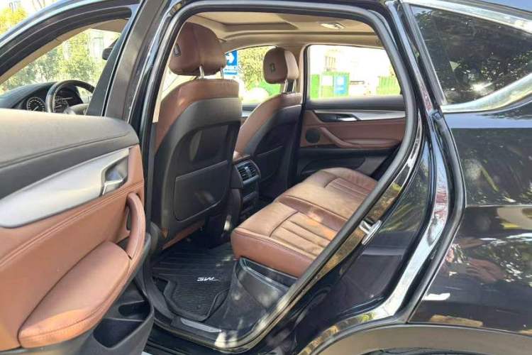 Used BMW X6 2015 xDrive35i Leading Model Interior 3