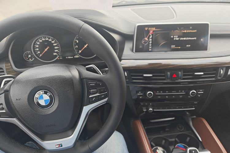 Used BMW X6 2015 xDrive35i Luxury Edition Interior 3