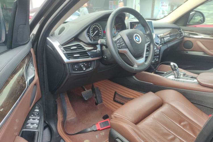 Used BMW X6 2015 xDrive28i Interior 3