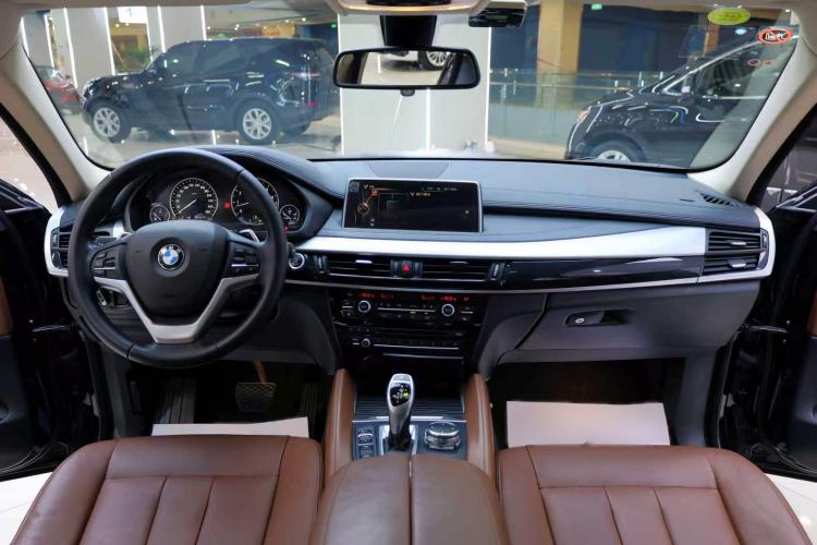 Used BMW X6 2015 xDrive35i Leading Model Interior 3