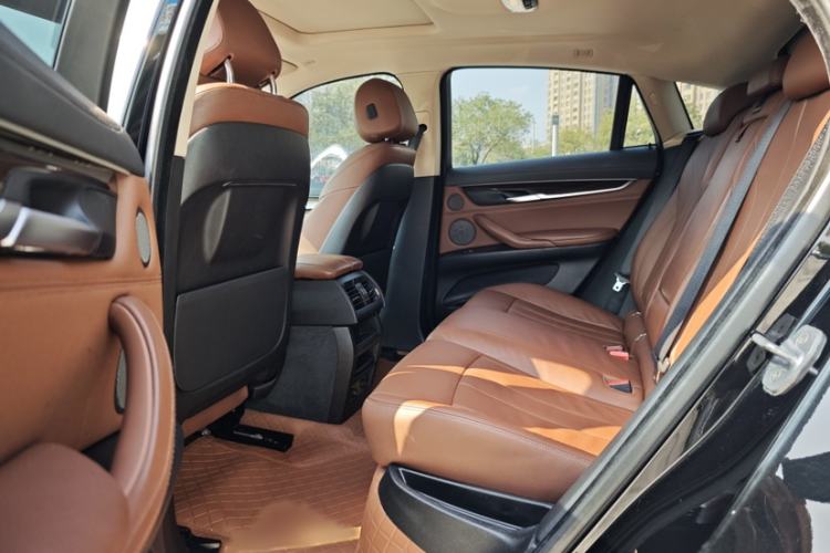 Used BMW X6 2015 xDrive35i Luxury Edition Interior 3