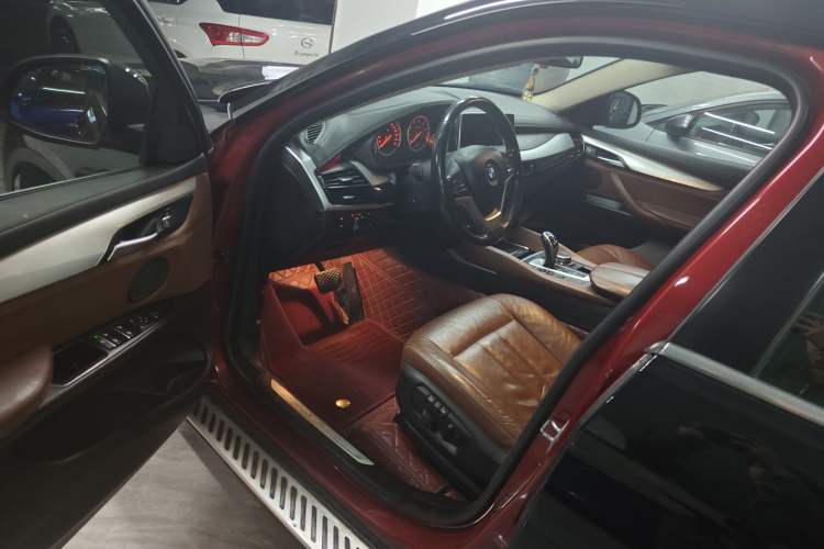 Used BMW X6 2015 xDrive35i Leading Model Interior 3