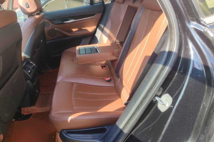 Used BMW X6 2015 xDrive35i Luxury Edition Interior 4