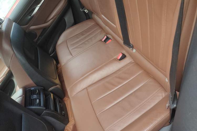 Used BMW X6 2015 xDrive28i Interior 4
