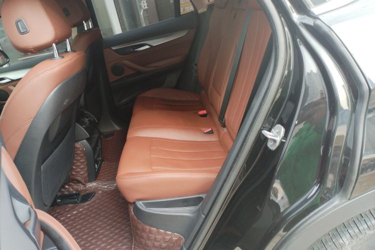 Used BMW X6 2015 xDrive35i Leading Model Interior 4