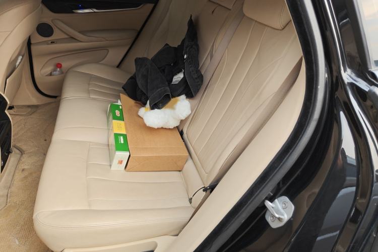 Used BMW X6 2015 xDrive35i Luxury Edition Interior 4