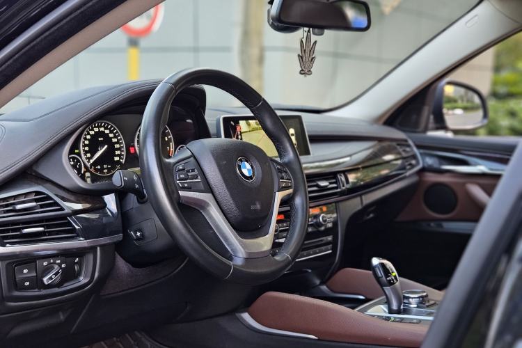 Used BMW X6 2015 xDrive28i Interior 5