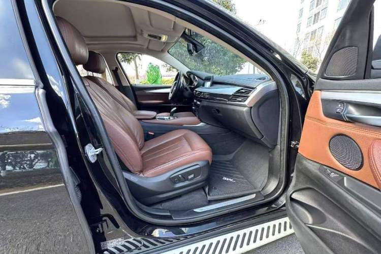Used BMW X6 2015 xDrive35i Leading Model Interior 6
