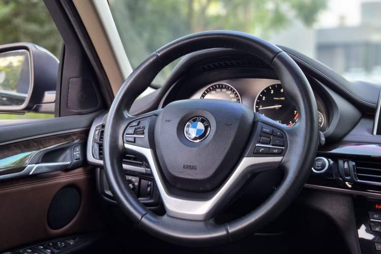Used BMW X6 2015 xDrive28i Interior 7