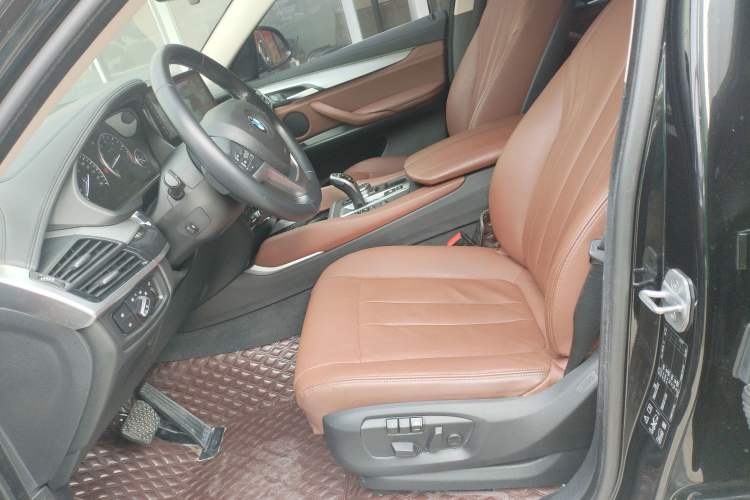 Used BMW X6 2015 xDrive35i Leading Model Left Front Seat