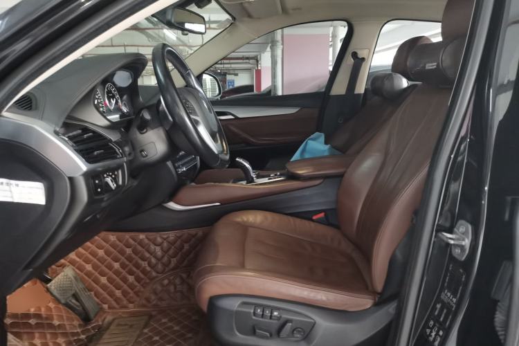 Used BMW X6 2015 xDrive35i Leading Model Left Front Seat
