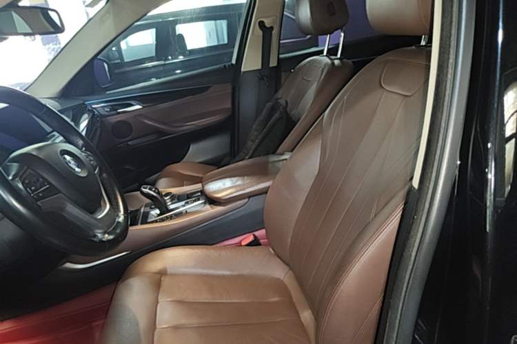 Used BMW X6 2015 xDrive35i Leading Model Left Front Seat