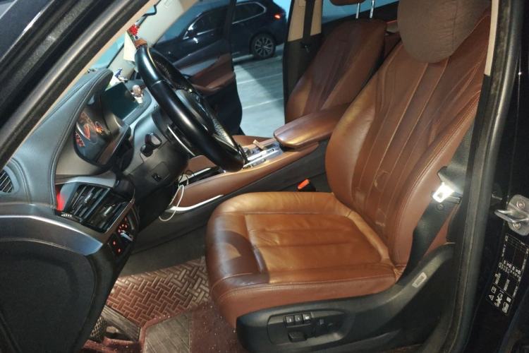 Used BMW X6 2015 xDrive35i Leading Model Left Front Seat