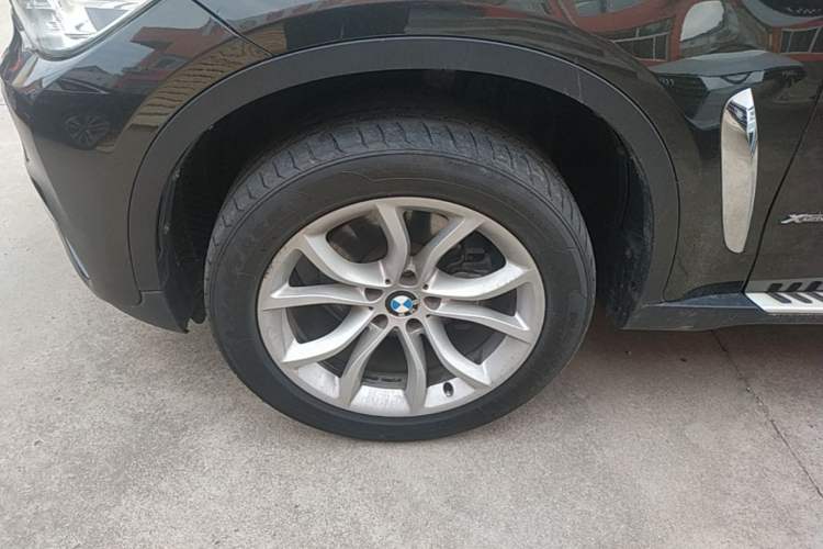 Used BMW X6 2015 xDrive28i Left Front Wheel Hub