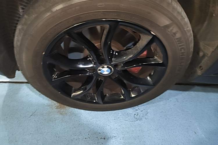 Used BMW X6 2015 xDrive35i Leading Model Left Front Wheel Hub