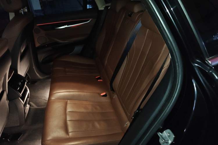 Used BMW X6 2015 xDrive35i Luxury Edition Left Rear Seat