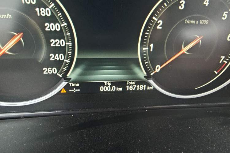 Used BMW X6 2015 xDrive35i Luxury Edition Odometer Close Up