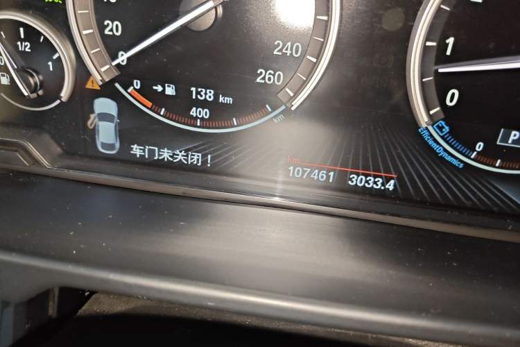 Used BMW X6 2015 xDrive35i Leading Model Odometer Close Up