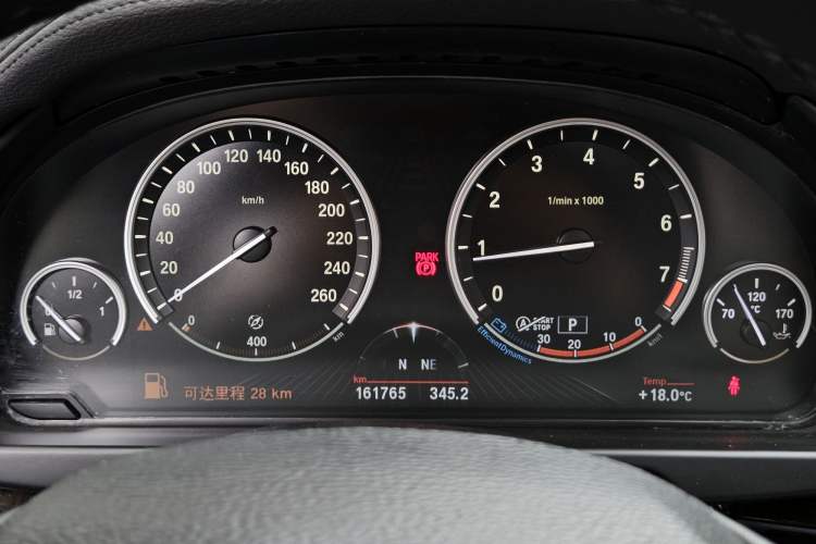 Used BMW X6 2015 xDrive28i Odometer Close Up