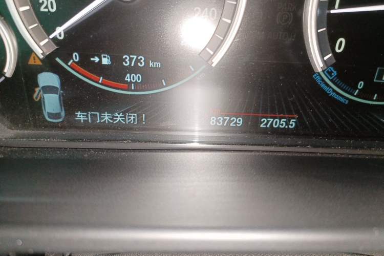 Used BMW X6 2015 xDrive28i Odometer Close Up