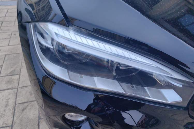 Used BMW X6  Right Front Headlight