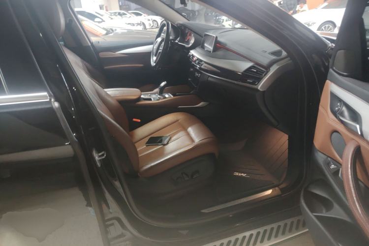 Used BMW X6 2015 xDrive35i Leading Model Right Front Seat