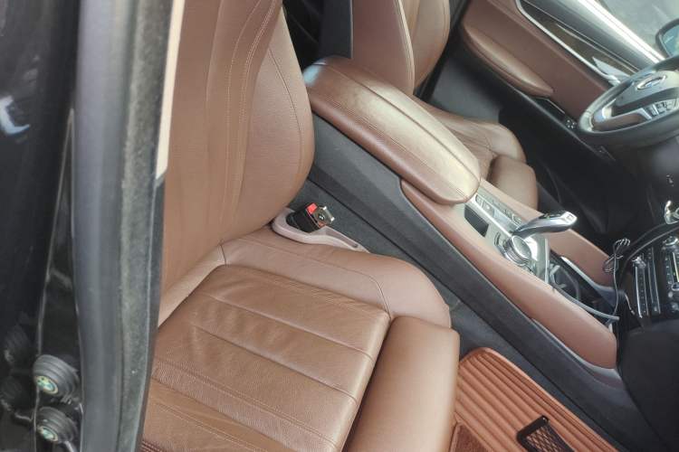 Used BMW X6 2015 xDrive28i Right Front Seat