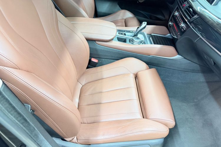 Used BMW X6 2015 xDrive28i Right Front Seat