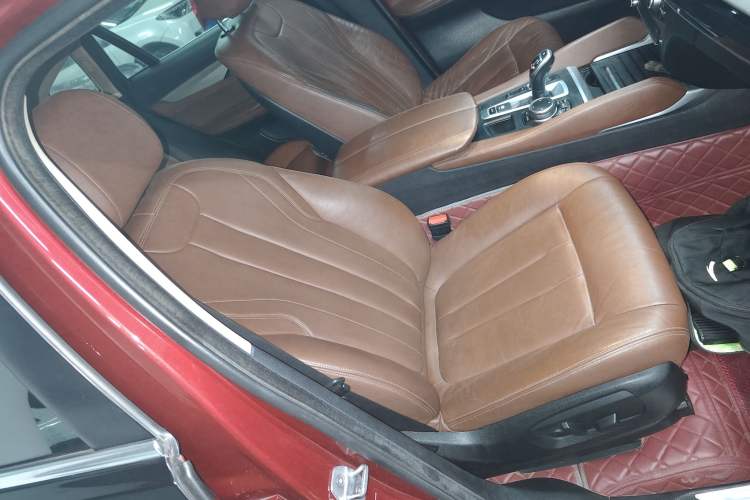 Used BMW X6 2015 xDrive35i Leading Model Right Front Seat
