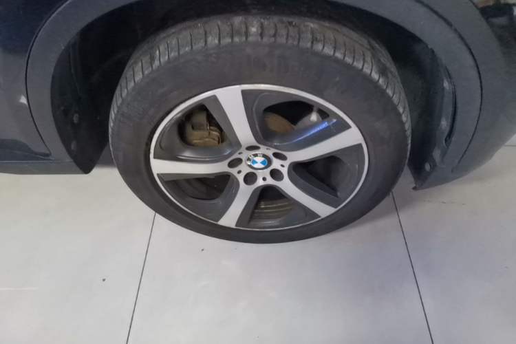 Used BMW X6 2015 xDrive35i Luxury Edition Right Front Wheel Hub