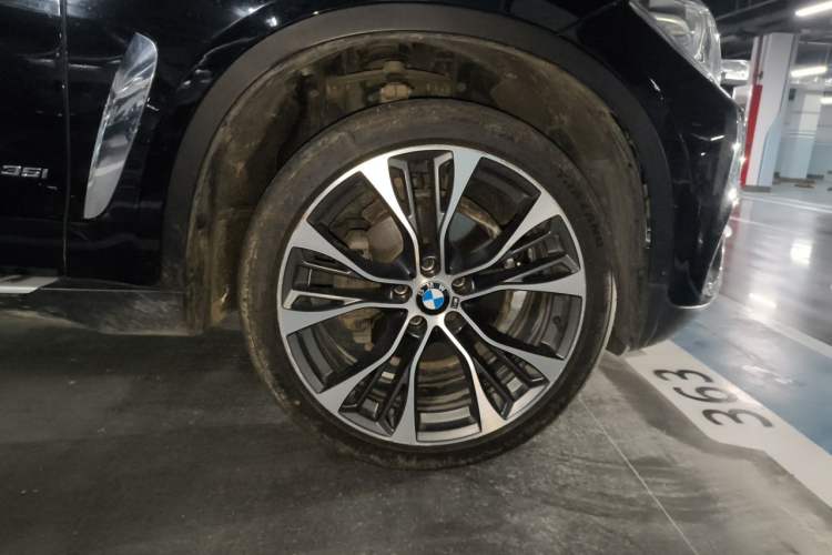Used BMW X6 2015 xDrive35i Luxury Edition Right Front Wheel Hub