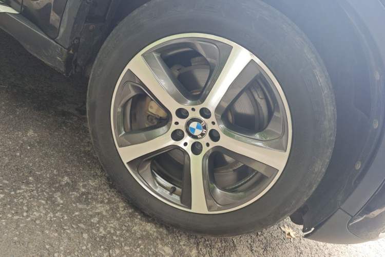 Used BMW X6 2015 xDrive35i Luxury Edition Right Front Wheel Hub