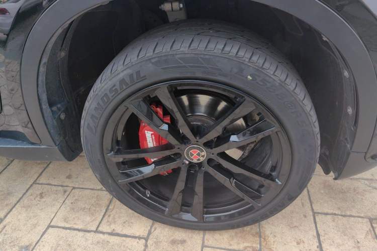 Used BMW X6  Right Front Wheel Hub