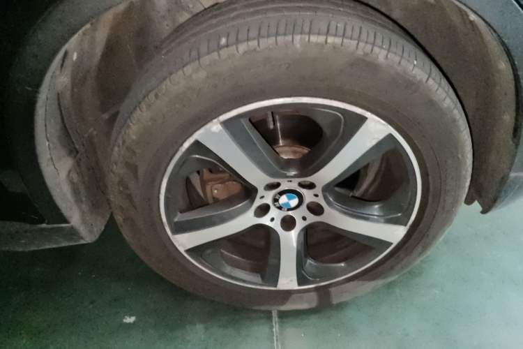 Used BMW X6 2015 xDrive35i Luxury Edition Right Front Wheel Hub