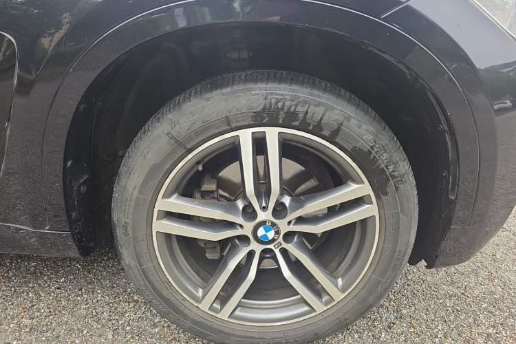 Used BMW X6 2015 xDrive35i Luxury Edition Right Front Wheel Hub