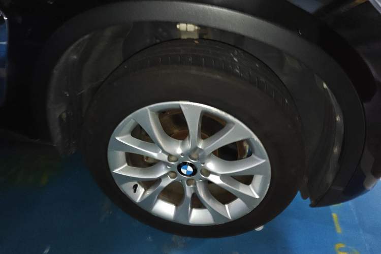 Used BMW X6 2015 xDrive35i Luxury Edition Right Front Wheel Hub