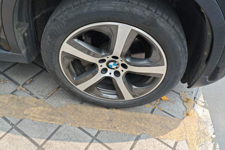 Used BMW X6 2015 xDrive35i Luxury Edition Right Front Wheel Hub