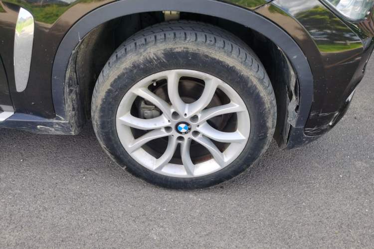 Used BMW X6 2015 xDrive28i Right Front Wheel Hub