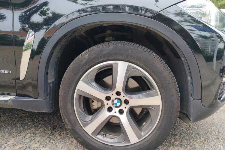 Used BMW X6 2015 xDrive35i Luxury Edition Right Front Wheel Hub