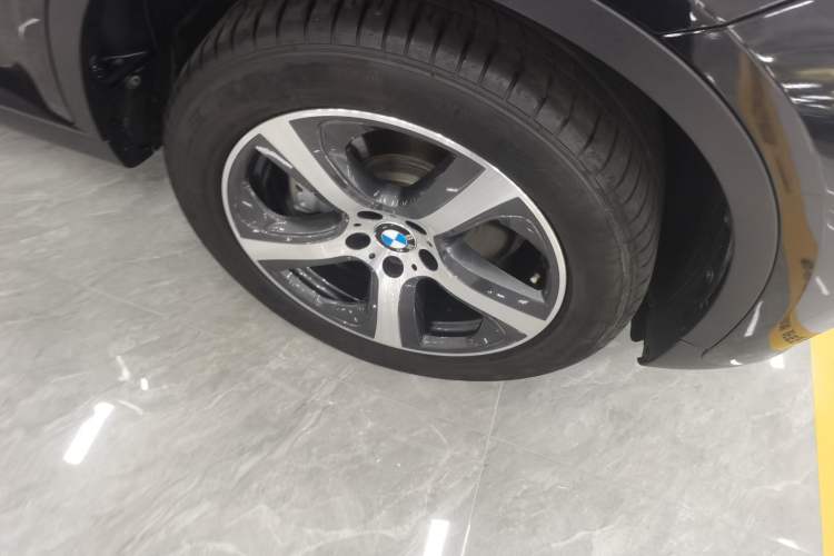 Used BMW X6 2015 xDrive35i Luxury Edition Right Front Wheel Hub