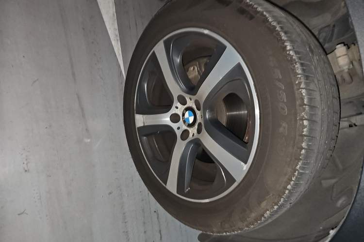 Used BMW X6 2015 xDrive35i Luxury Edition Right Front Wheel Hub