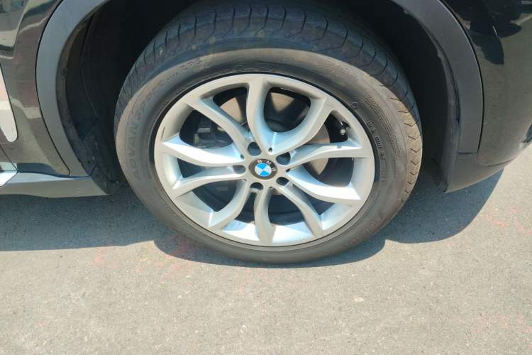 Used BMW X6 2015 xDrive28i Right Front Wheel Hub