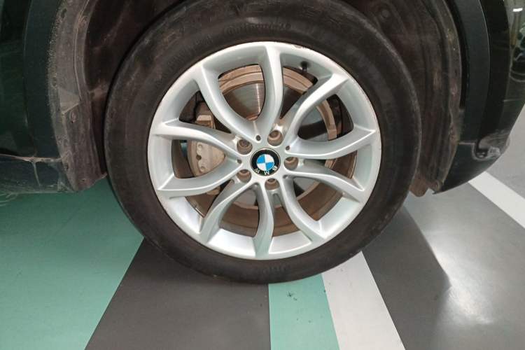 Used BMW X6 2015 xDrive28i Right Front Wheel Hub