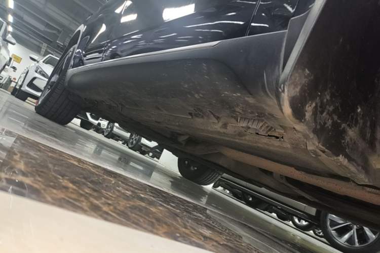 Used BMW X6 2015 xDrive35i Luxury Edition Right Side Sill