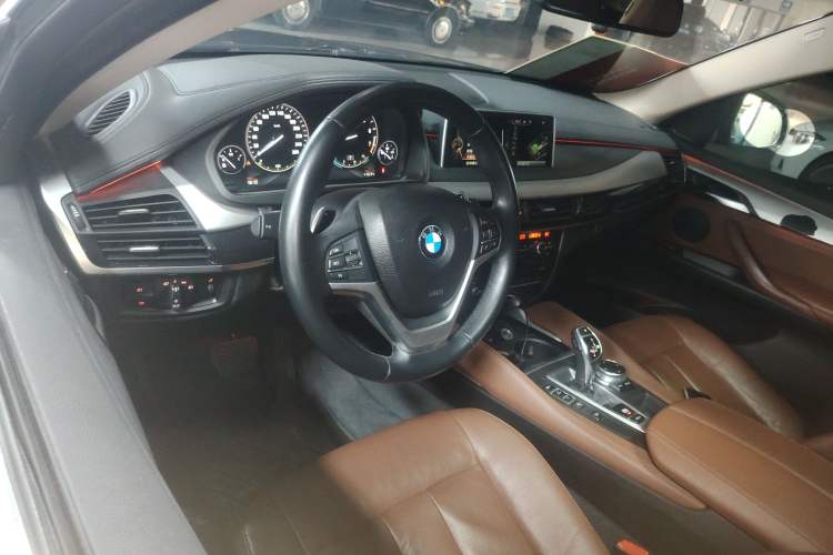 Used BMW X6 2015 xDrive35i Leading Model Steering Wheel