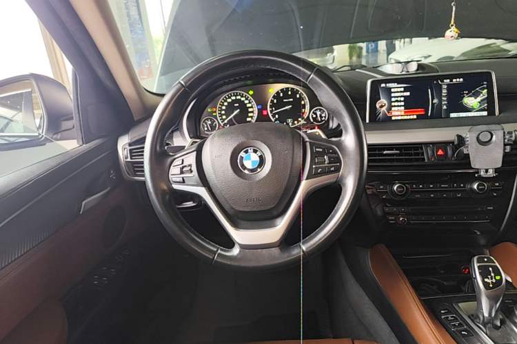 Used BMW X6 2015 xDrive35i Leading Model Steering Wheel