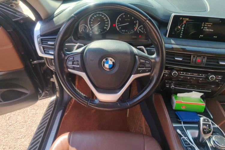 Used BMW X6 2015 xDrive35i Luxury Edition Steering Wheel