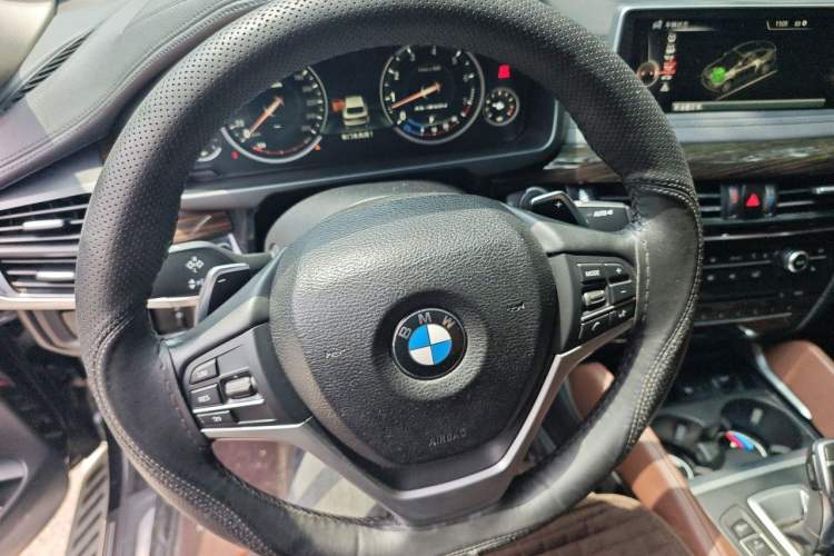 Used BMW X6 2015 xDrive35i Luxury Edition Steering Wheel