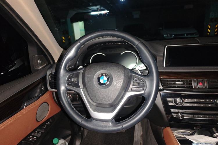 Used BMW X6 2015 xDrive35i Leading Model Steering Wheel
